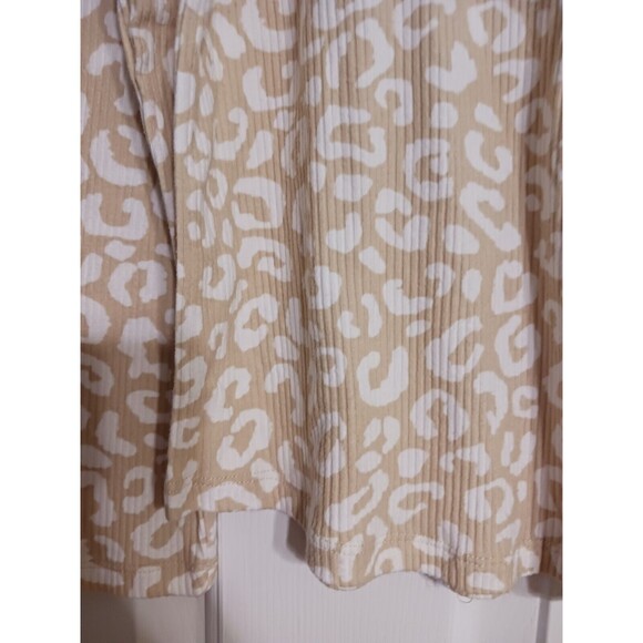 NWT Girls Old Navy Cozy LS Printed Rib Knit Tee Size L 10-12 Tan Leopard - Picture 3 of 4